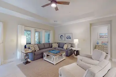 Image de 8138 Wendover Dunes- Large Updated Villa Steps from the Beach!