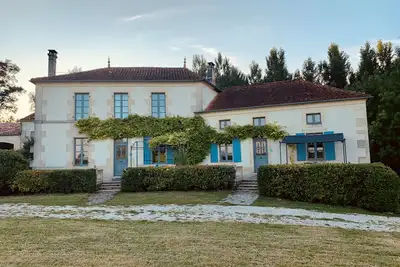 Image de Ancien moulin au milieu des vignes avec piscine - Le Hibou
