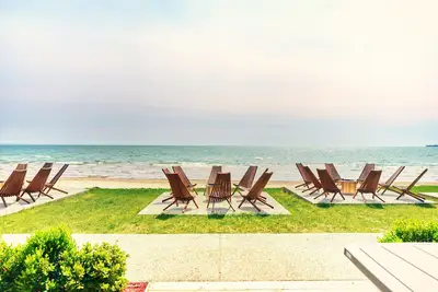 Image de Suite 201: Beautiful 3-Bedroom Beachfront Townhouse