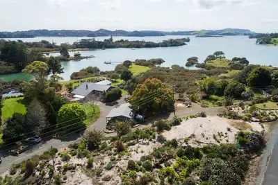 Image de Northern Lodge - cottage in a quiet rural setting, lush tropical gardens