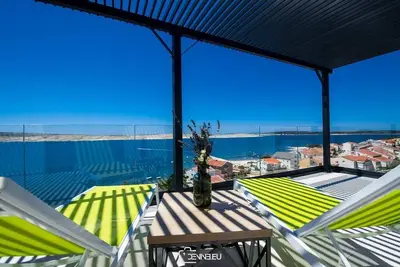 Image de Superior 4* Suite with Private Jacuzzi & Sea View