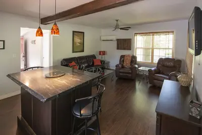 Image de Bird's Nest at Hillman Marsh -  Cute cozy cottage - Wifi now available!