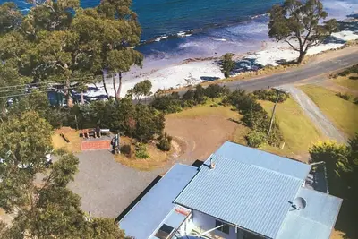 Image de 'The Shack' 2 minute walk to the beach