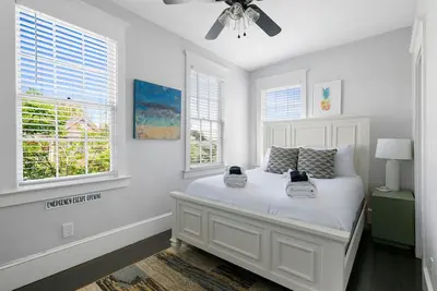 Image de The Indigo Suite | 3br 2ba Near King | Sleeps 6!