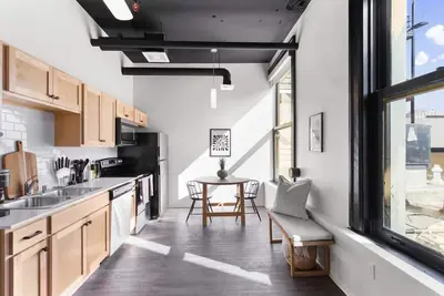 Image de Cozy Downtown Loft | Walk to Riverfront Park!
