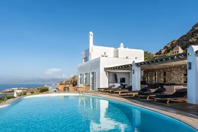 Image de This Luxury Retreat View is Just Stunning and its Location Unbeatable