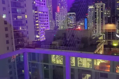 Image de 2 story apartment high end private building Miami