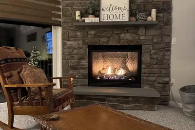 Image de Mountain view condo close to Loon, hiking trails, restaurants, and shops.