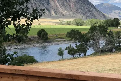 Image de Studio apartment on the banks of Yellowstone River