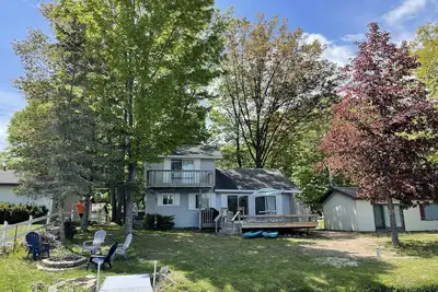 Image de Lakefront cottage w/private dock, firepit, and grill located on all sports lake