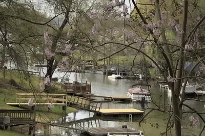 Image de Cozy cove lake cottage