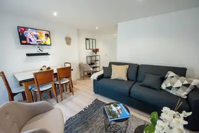 Image de Appartement moderne et chaleureux  à 5mn des plages et du port