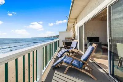 Image de Luxury Malibu Road Oceanfront Townhouse Private Beach