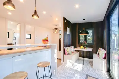 Image de Beach and Vineyard Escape - Haumoana Beach Home