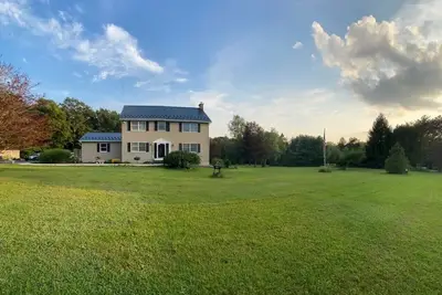 Image de Private Pool; Heated Spa; Pond; Gazebo; Fire Pit; Fresh Eggs from the Coop