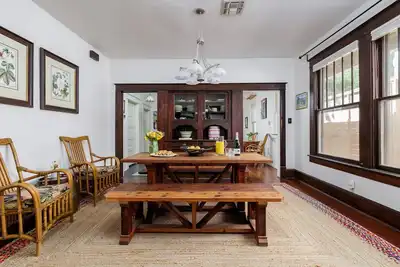 Image de Walk to 6th, Free Parking | The Porch by Portoro
