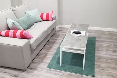 Image de Luxurious 2 bedroom basement suit.