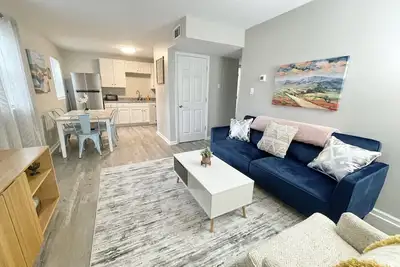 Image de ★Cozy Crib★ King Bed★ Long Term Stays ★ Duke ★