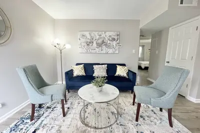 Image de ★Rad Retreat ★ King Bed ★ Duke ★ Long Term Stays★