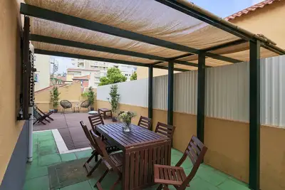 Image de Spacious &Renovated w Amazing Patio, By TimeCooler