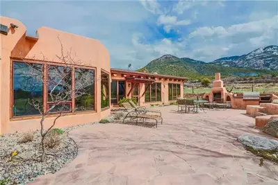 Image de Casa de la Valle Luna Luxurious and Amazing Patio with Hot Tub and Fireplaces