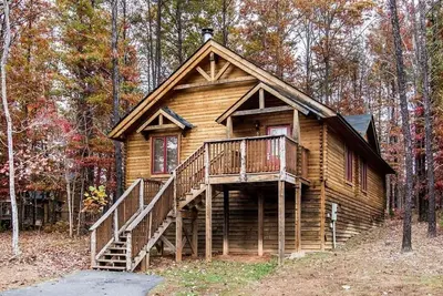Image de Cabin on 1, 000 Acre Resort Horse-riding Huge Lake; Pools, Hot Tub, Games Kitchen