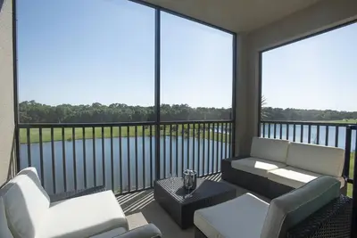 Image de Outstanding 2/bed, 2/bath with Lake and Green View