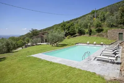 Image de Maison de vacances privée avec sauna, Wifi, climatisation, bain à remous, piscine privée, Tv