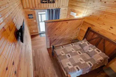 Image de Whispering Pine Cabin Unit 2 in the Rrg