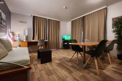 Image de Paris La Defense :3 pc Apt with grand Terrace & view of Eiffel, Paris & LaDefense