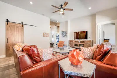 Image de Single-Level Home w/ Unbeatable Canyon Views, Private Hot Tub, Patio & Ac