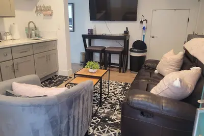 Image de Cozy 1-Bed near Silver Strand Beach