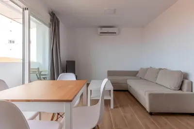 Image de Homeabout La Merced Penthouse 22 (2br 2bt)