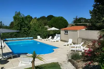 Image de Gîte Les Lauriers, piscine chauffée, à 5 km de Brétignolles sur mer