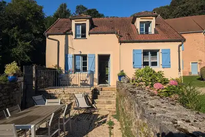 Image de Maison charmante à Langres avec Wi-Fi et parking