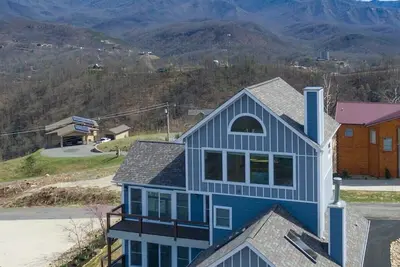 Million Dollar Views/Near Downtown Gatlinburg/New