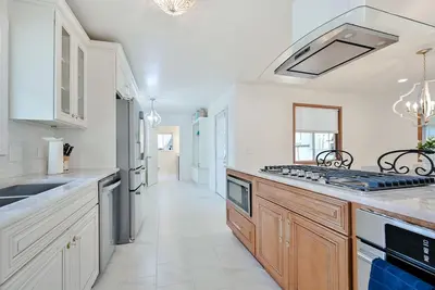 Image de 🏵Modern Open Home 🎖Chefs Kitchen🎖3 Full baths