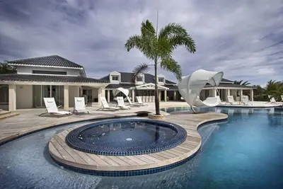 Image de Villa C'est La Vie | Beach Front - Located in Fabulous Terres Basses with Private Pool