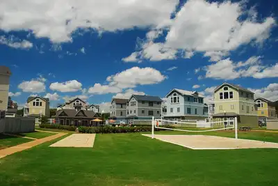 Image de Corolla Oceanside, Private Courtyard w/hot tub - 5 min walk to beach