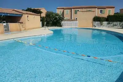 Image de Location \"Les pieds dans la piscine la tête dans la tour\"