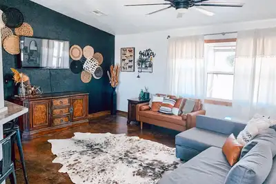 Image de The Highland Hideout- 2 Bed/ 2 Bath/ Sleeps 5/ Firepit
