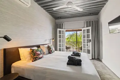 City Apartment with balcony and city view