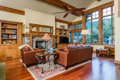 Image de Luxury ski chalet with mountain views, 5 minutes to ski lifts
