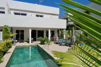 Villa Palm Breeze