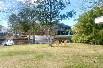 Image de Newly Renovated 3bd-2ba on the Water!