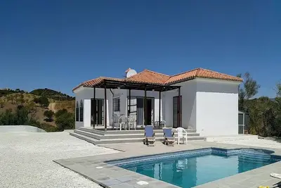 Image de Belle maison de vacances avec piscine en Almogia