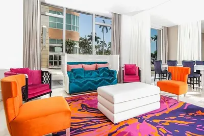 Minutes from Downtown Miami! 2 Modern Units, Bar!