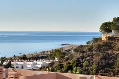 Beautiful sea-view apartment a few minutes from the beach and facilities