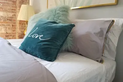 Image de Amazing Renovated Historic Loft on Main Street