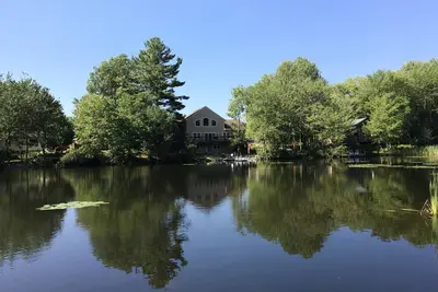 Image de Waterfront Ashmere Lake House Near Berkshire Attractions